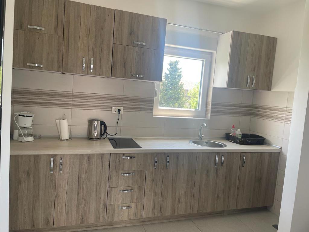Kristina Apartments Тиват Экстерьер фото