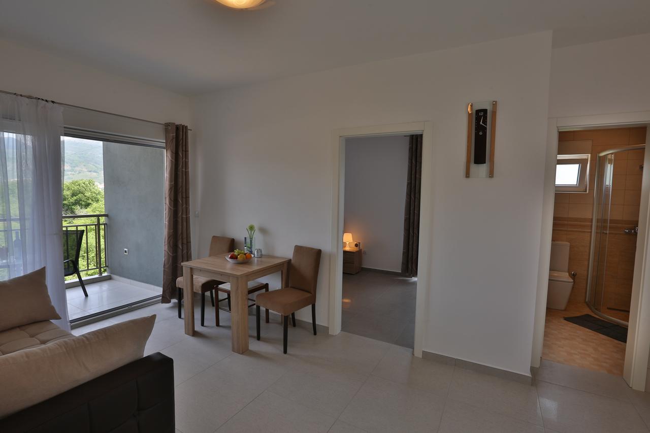 Kristina Apartments Тиват Экстерьер фото