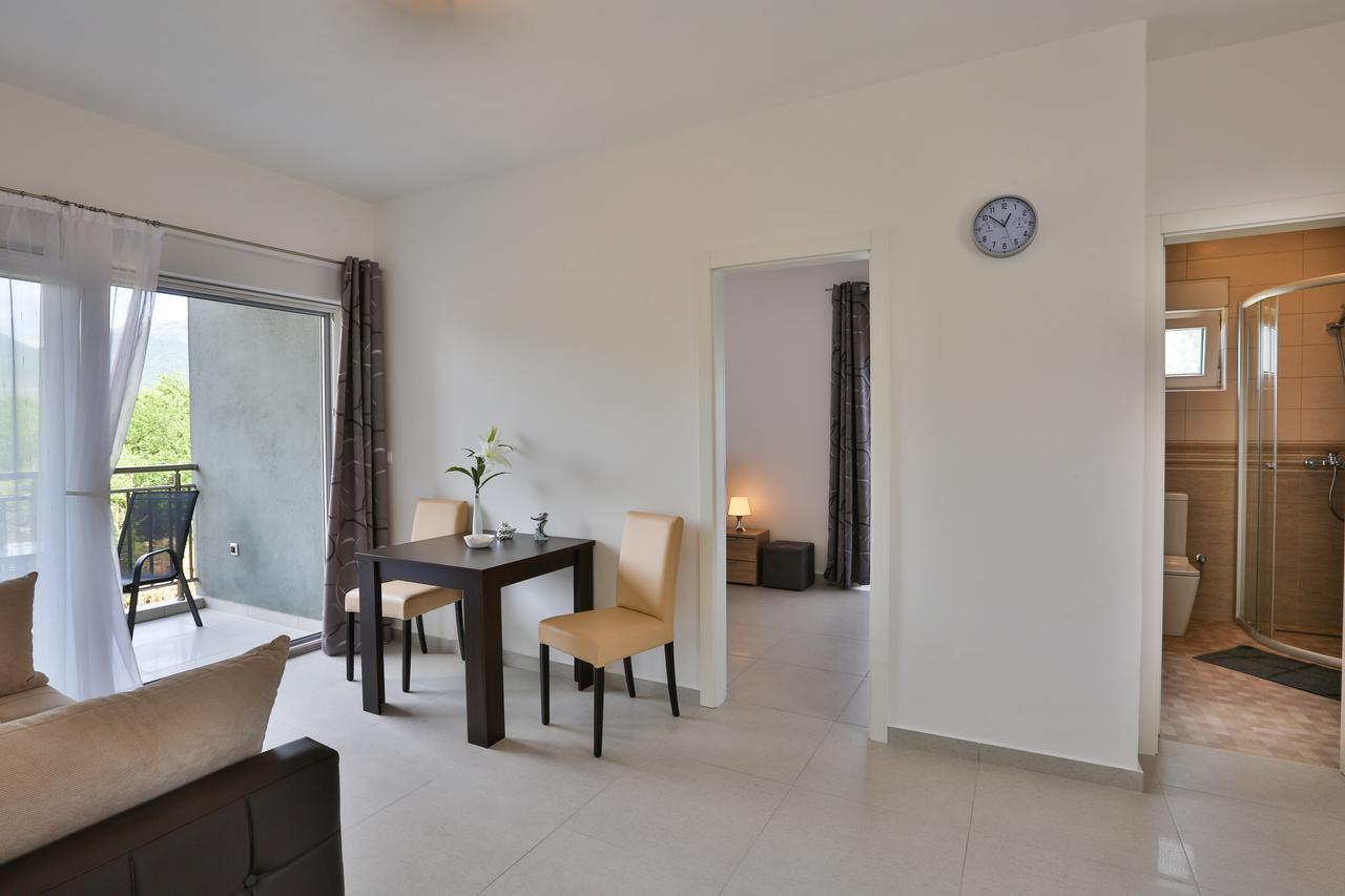 Kristina Apartments Тиват Экстерьер фото