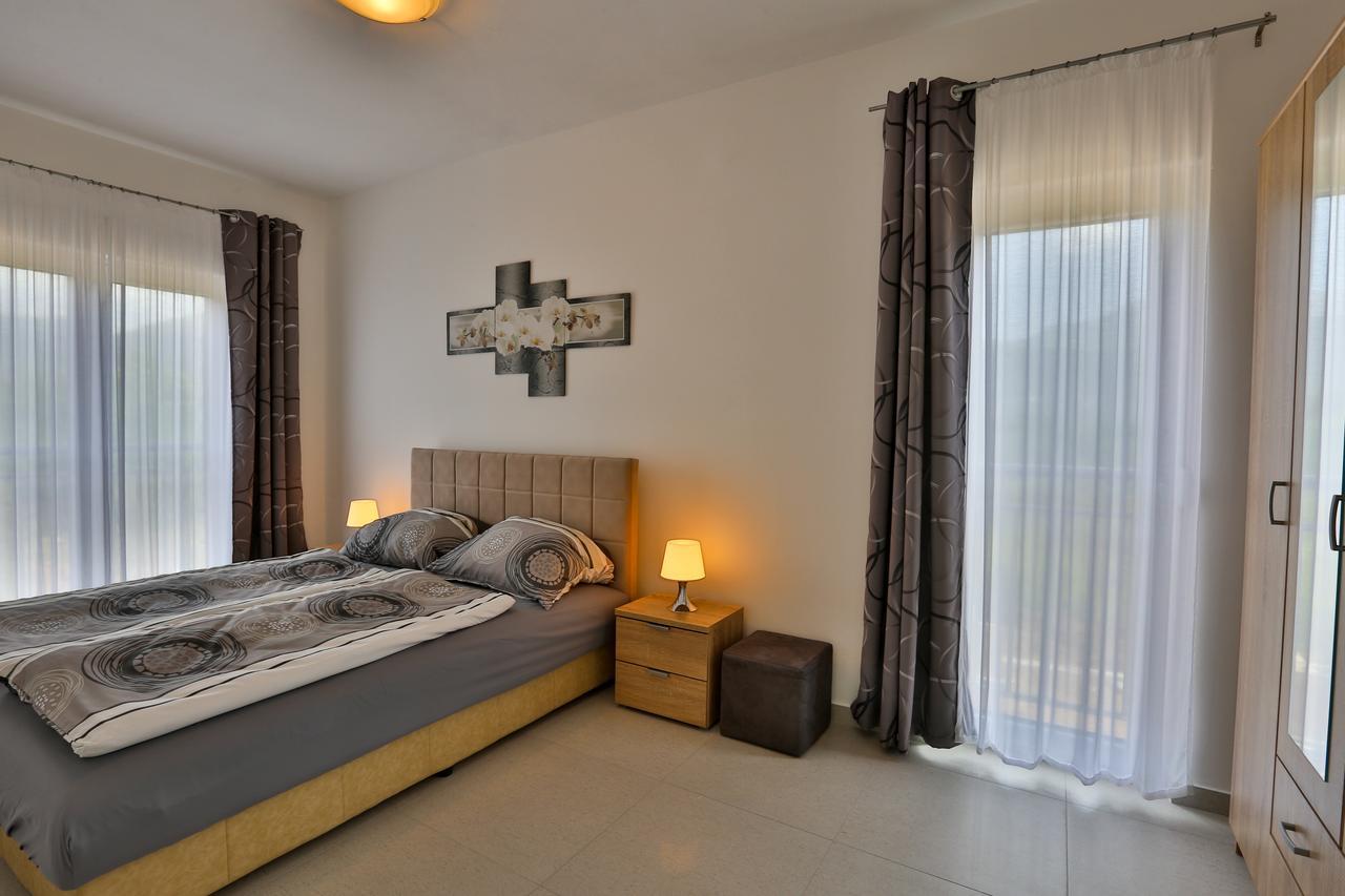 Kristina Apartments Тиват Экстерьер фото