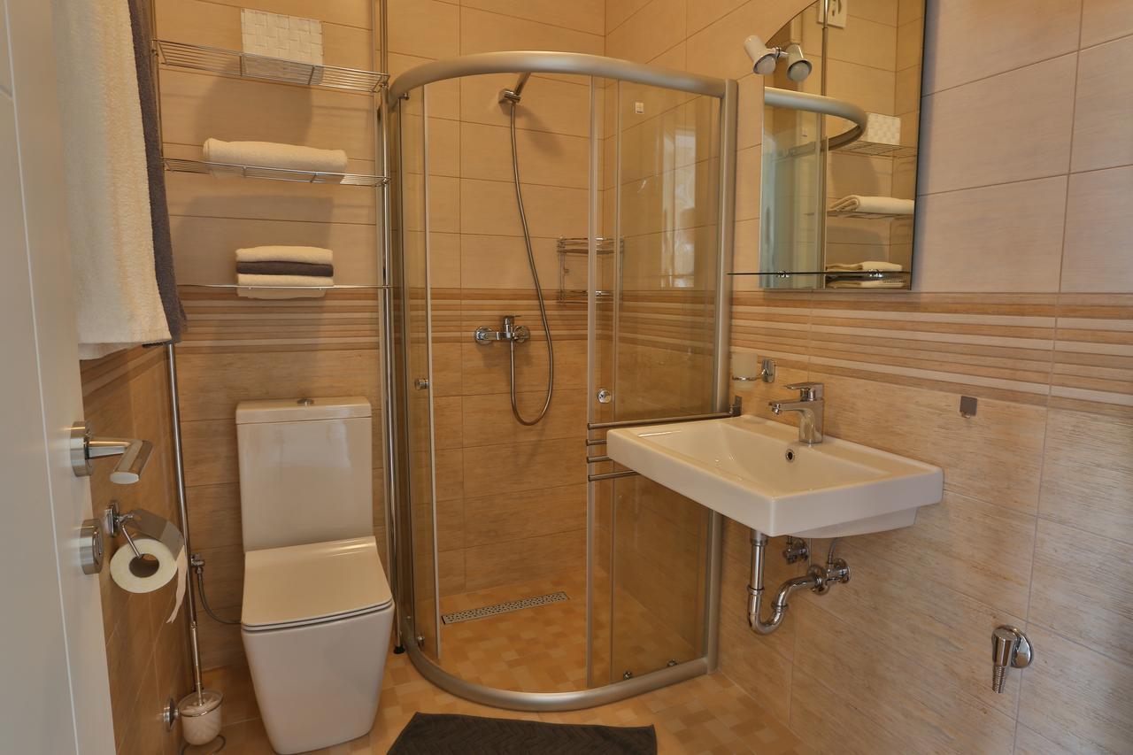 Kristina Apartments Тиват Экстерьер фото