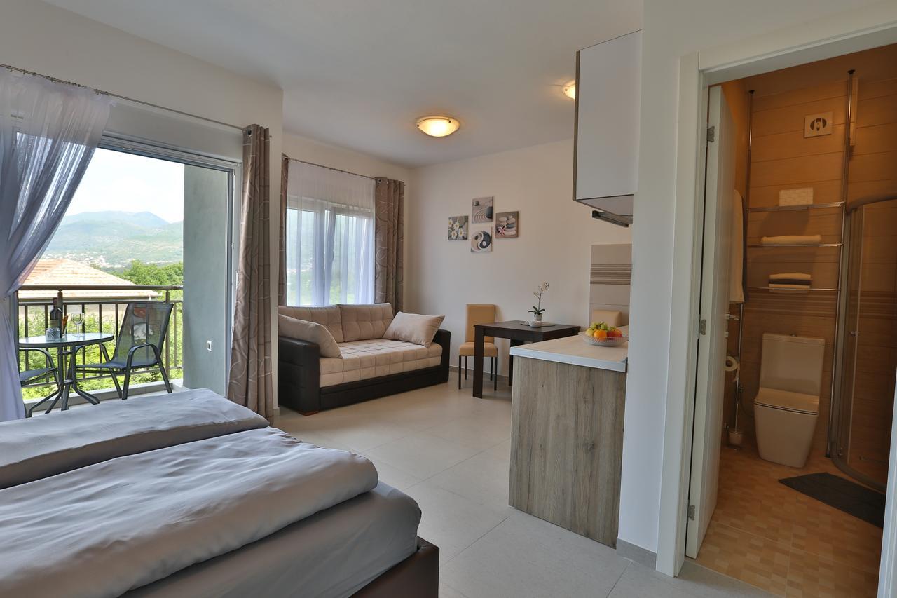 Kristina Apartments Тиват Экстерьер фото