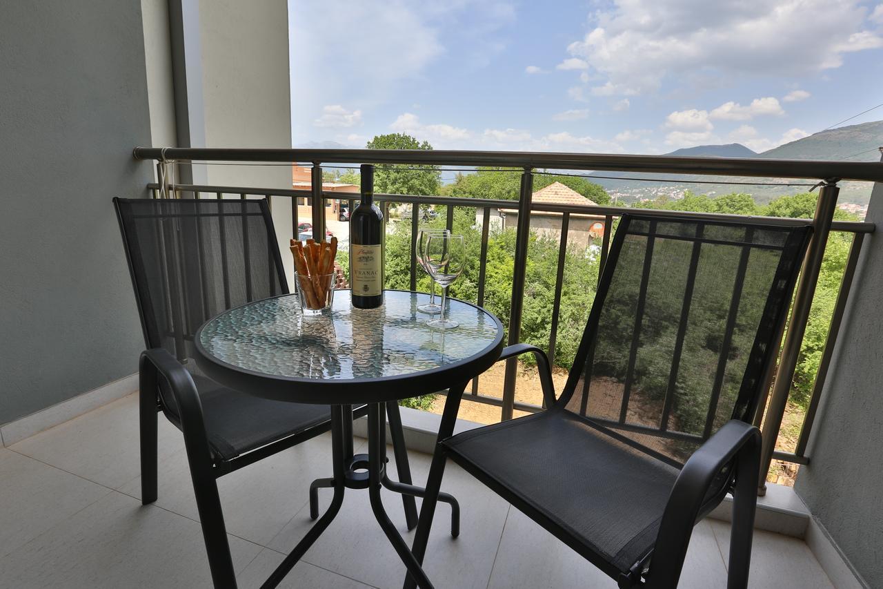 Kristina Apartments Тиват Экстерьер фото