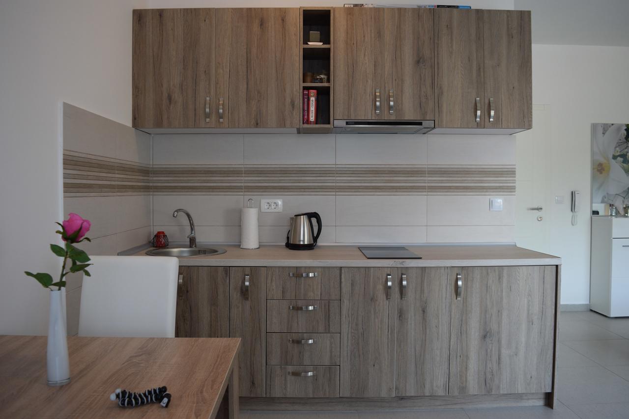 Kristina Apartments Тиват Экстерьер фото