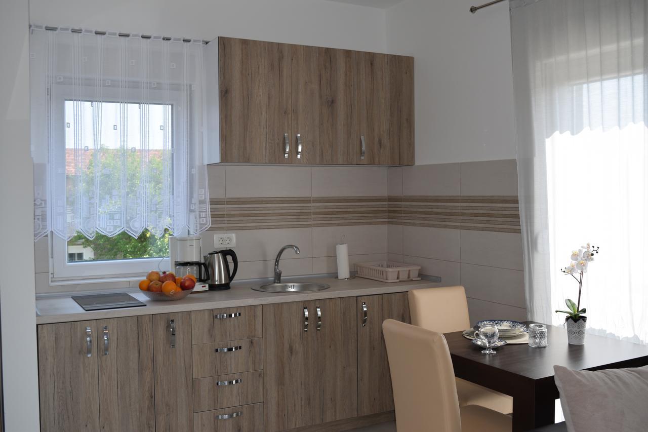 Kristina Apartments Тиват Экстерьер фото